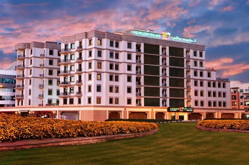 Al Waleed Holiday Homes Dubai 3*,