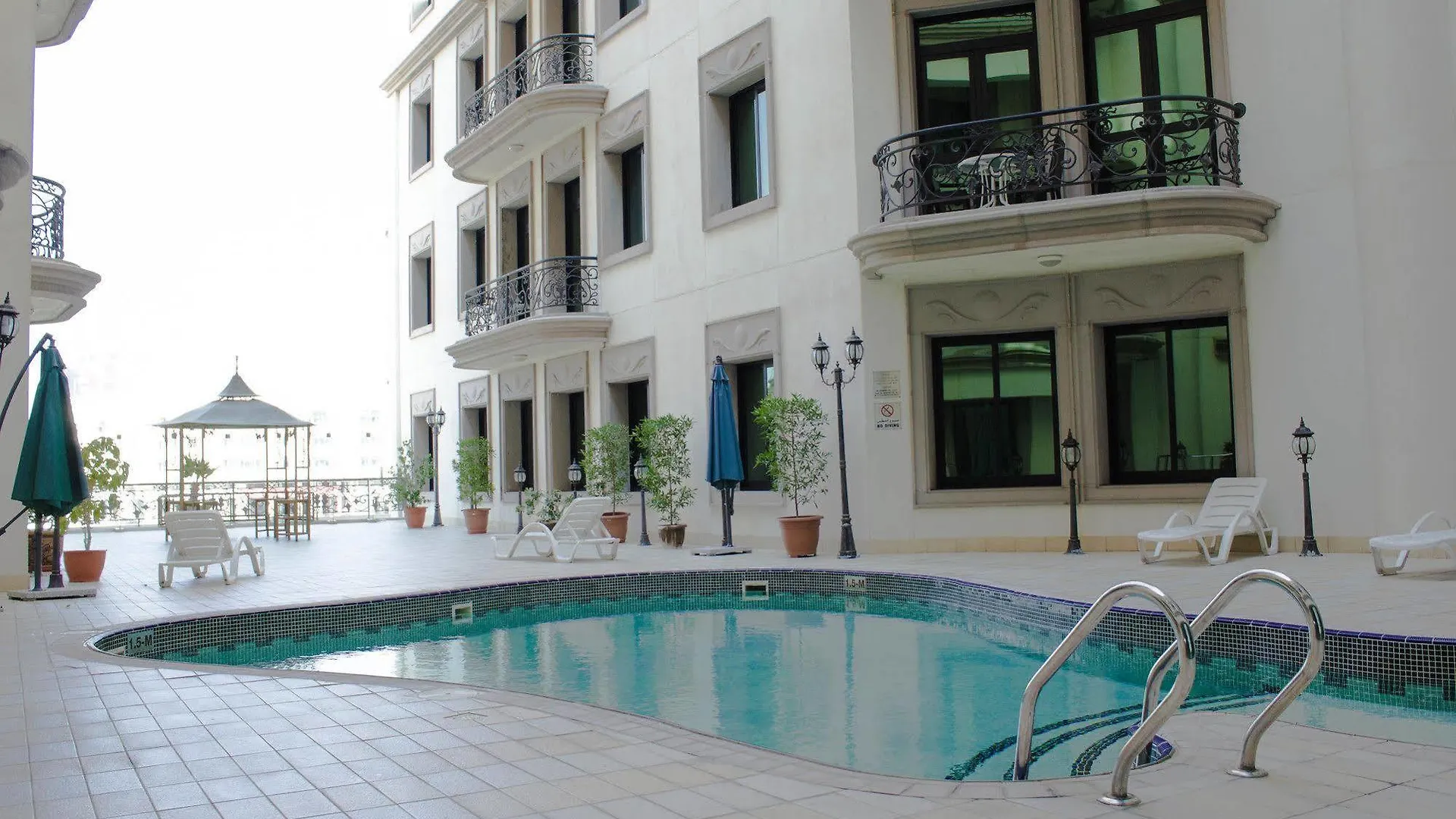 Al Waleed Holiday Homes Dubai Aparthotel